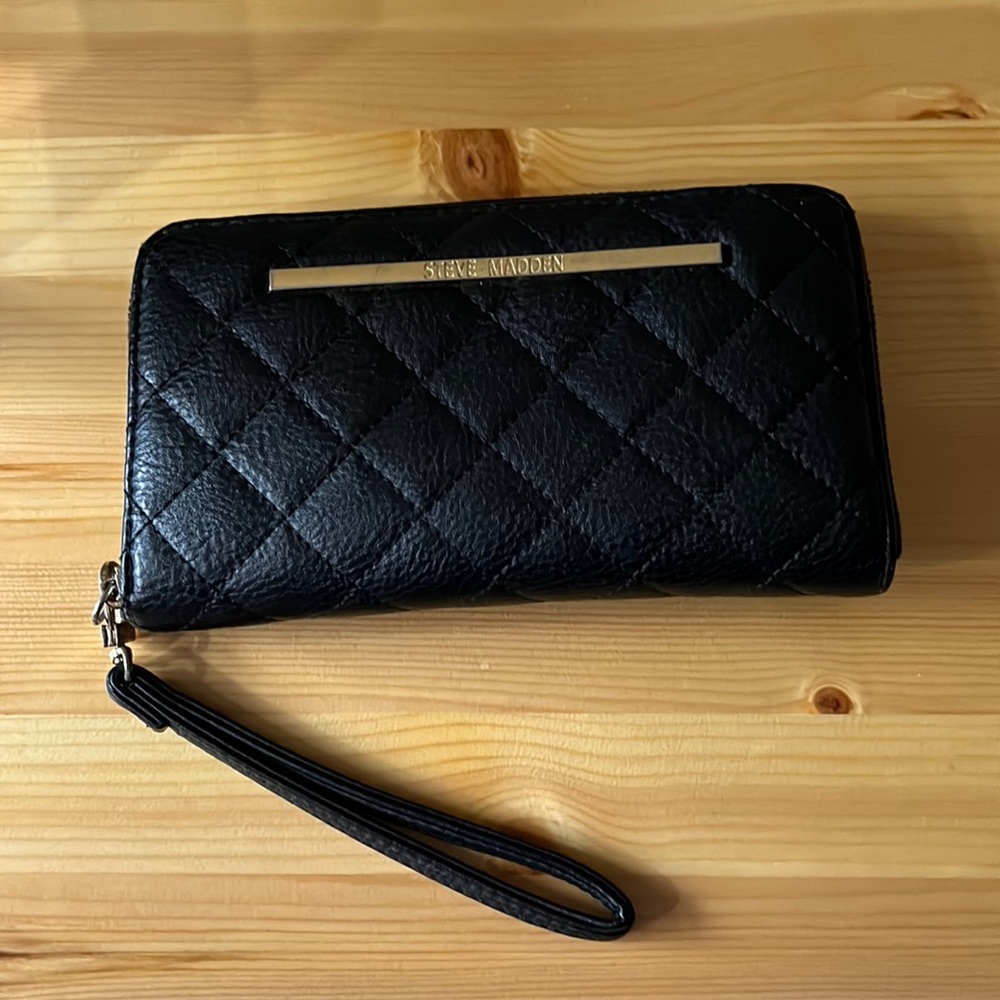 Steve Madden clutch wallet